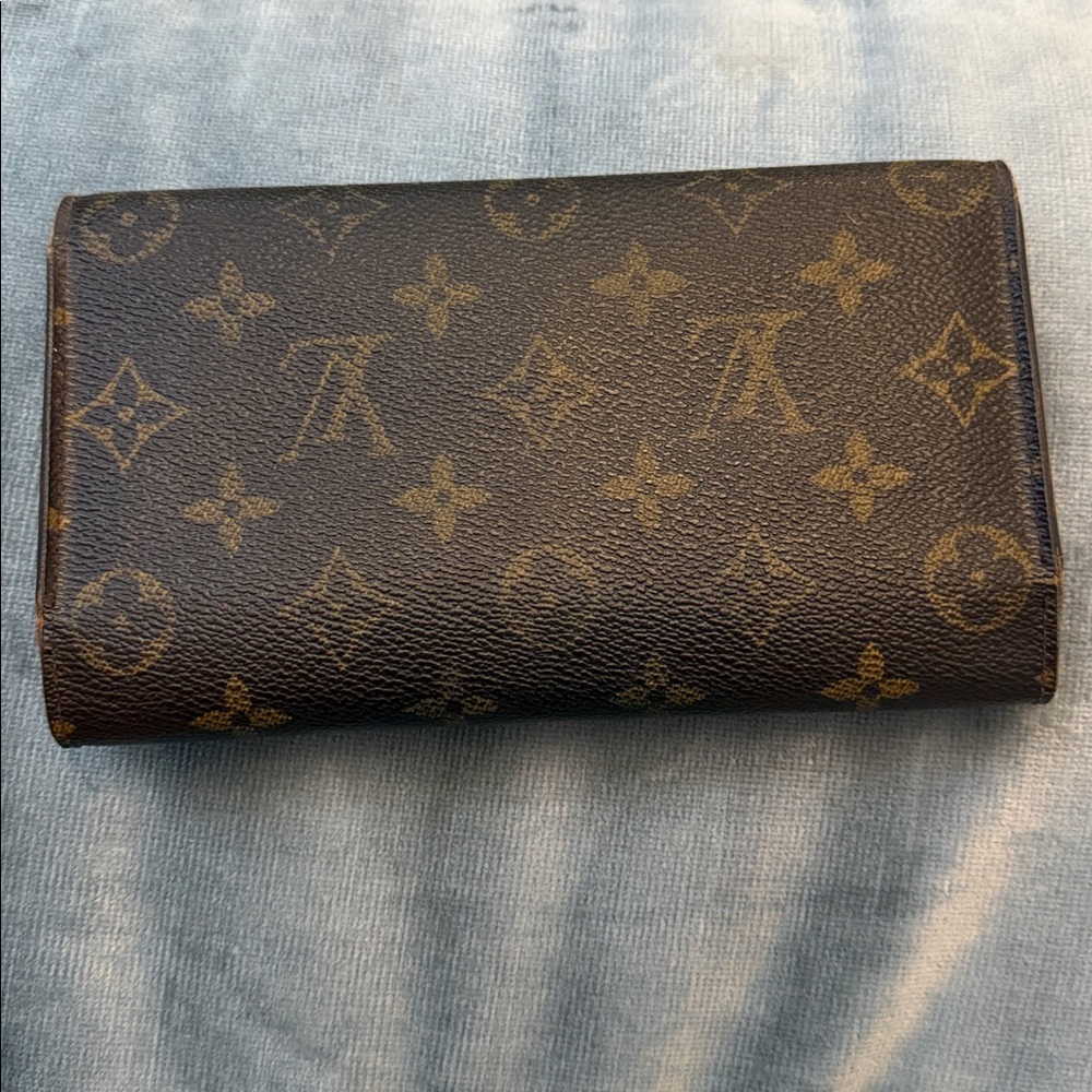 Louis Vuitton Monogram Brown Wallet - Picture 4 of 10